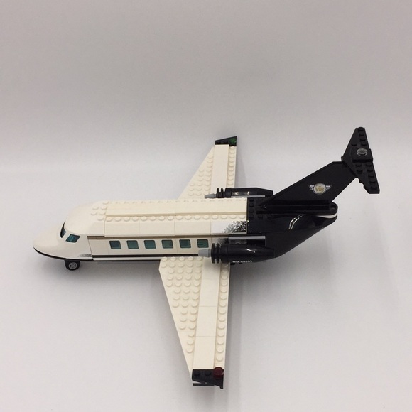 Lego  City Airport Service Building Set Plane Limousine Vehicle 5 Figures 60102 - Picture 5 of 11